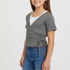 * Art Class Knit Wrap Top Size 8 Grey